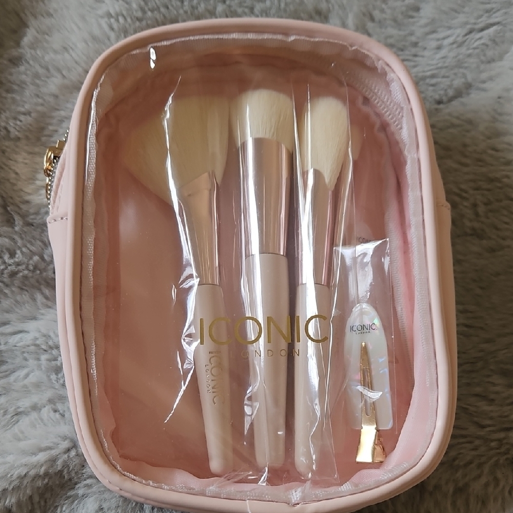 NWT ICONIC London Brush Travel Set 7 Pc